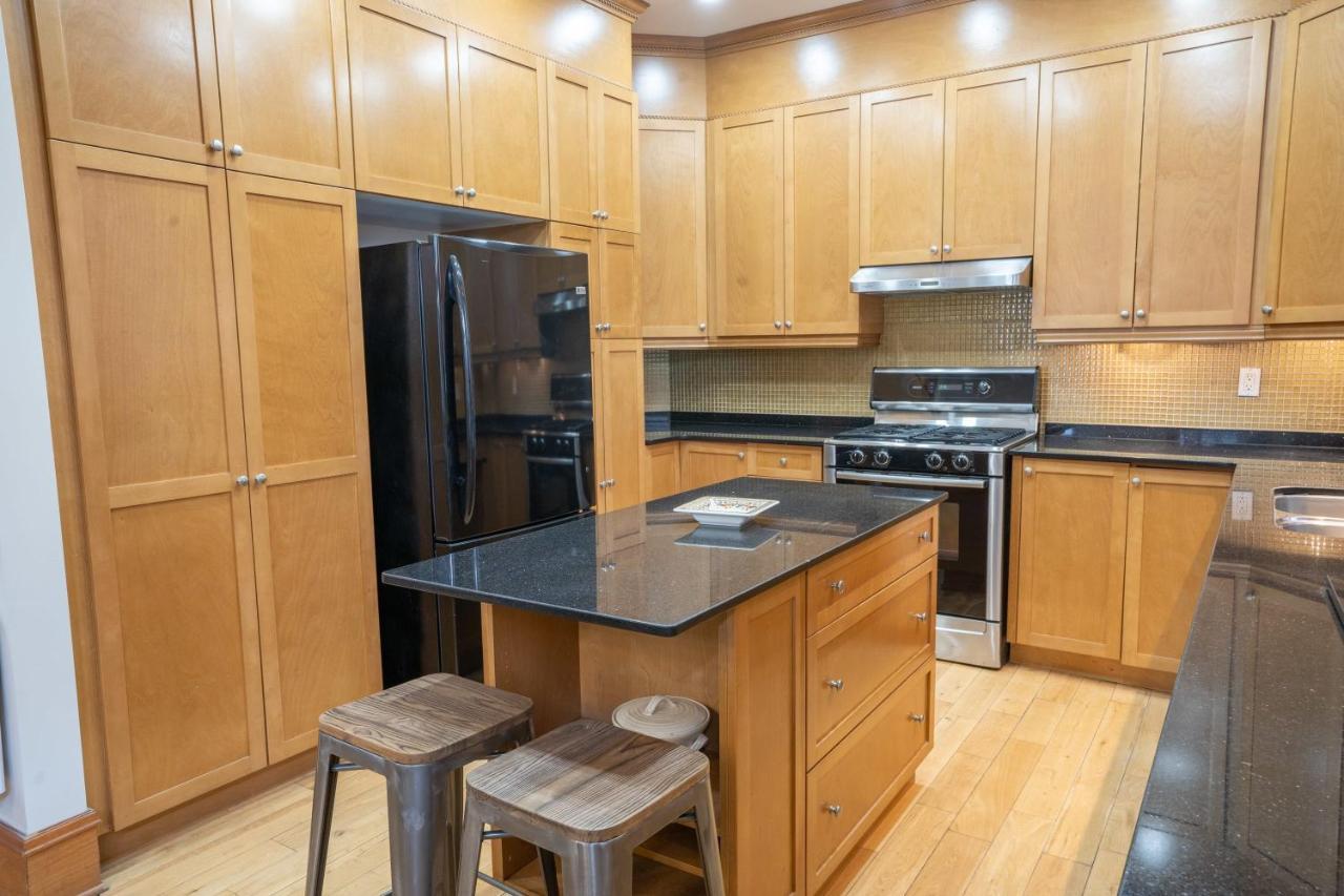 Chic 2br Near Little Italy - 5mins To Metro Montreal